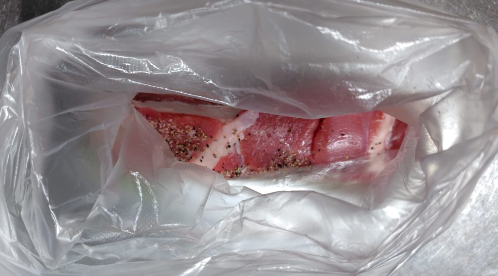 ベーコンの仕込み