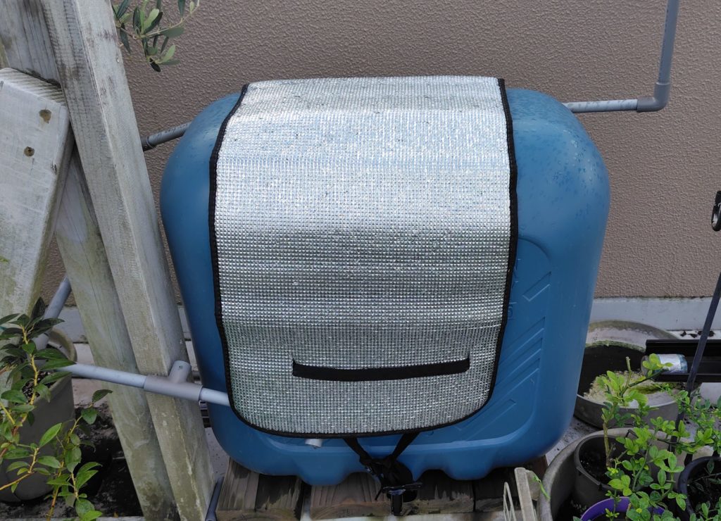 中型の雨水タンクの設置状況