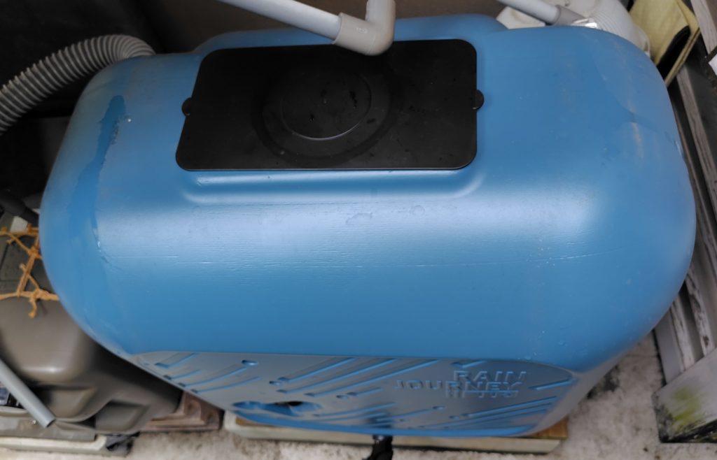 雨水タンクを上から撮影