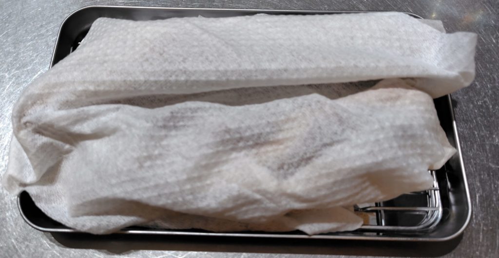 ベーコンを乾燥させる