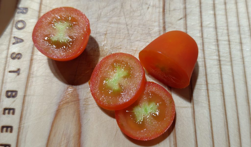 ミニトマト（フラガールオランジェ）の輪切り